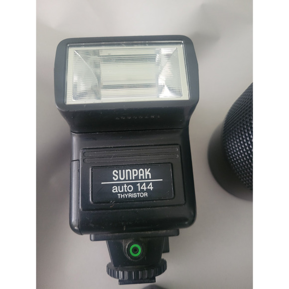 Fuji AX Multi Program Camera, Tamron lenses, smart cord, rewinder, flash. - Picture 3 of 16